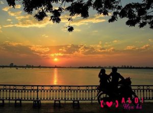 Hồ Gươm - địa điểm hẹn hò lãng mạn dành cho các cặp đôi